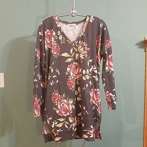 Long sleeve top with POCKETS